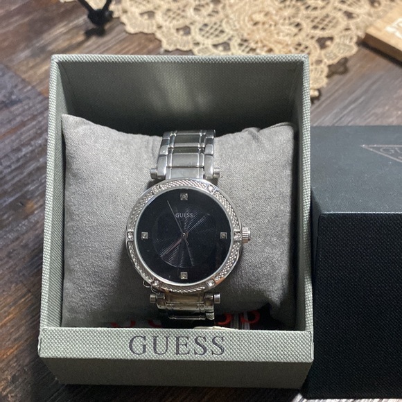 COPY - GUESS WOMEN’S WATCH main image 6